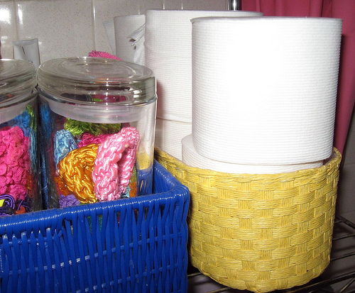 commercial toilet paper dispenser