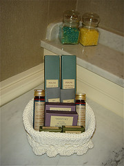 Antique Bathroom Accessories Sets