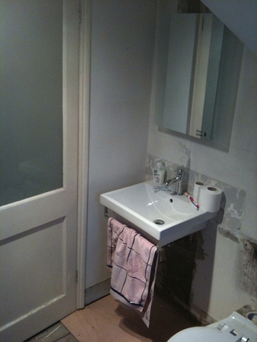 bathroom mirror with light